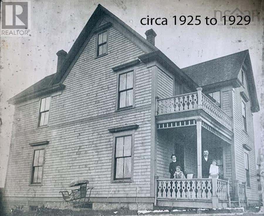 149 Duke Street — Chester, Nova Scotia - Photo 3 of 37