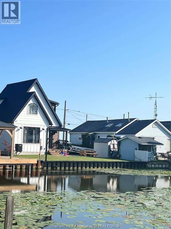 19260 Lakeside DRIVE — Lighthouse Cove, Ontario - Photo 4 of 31