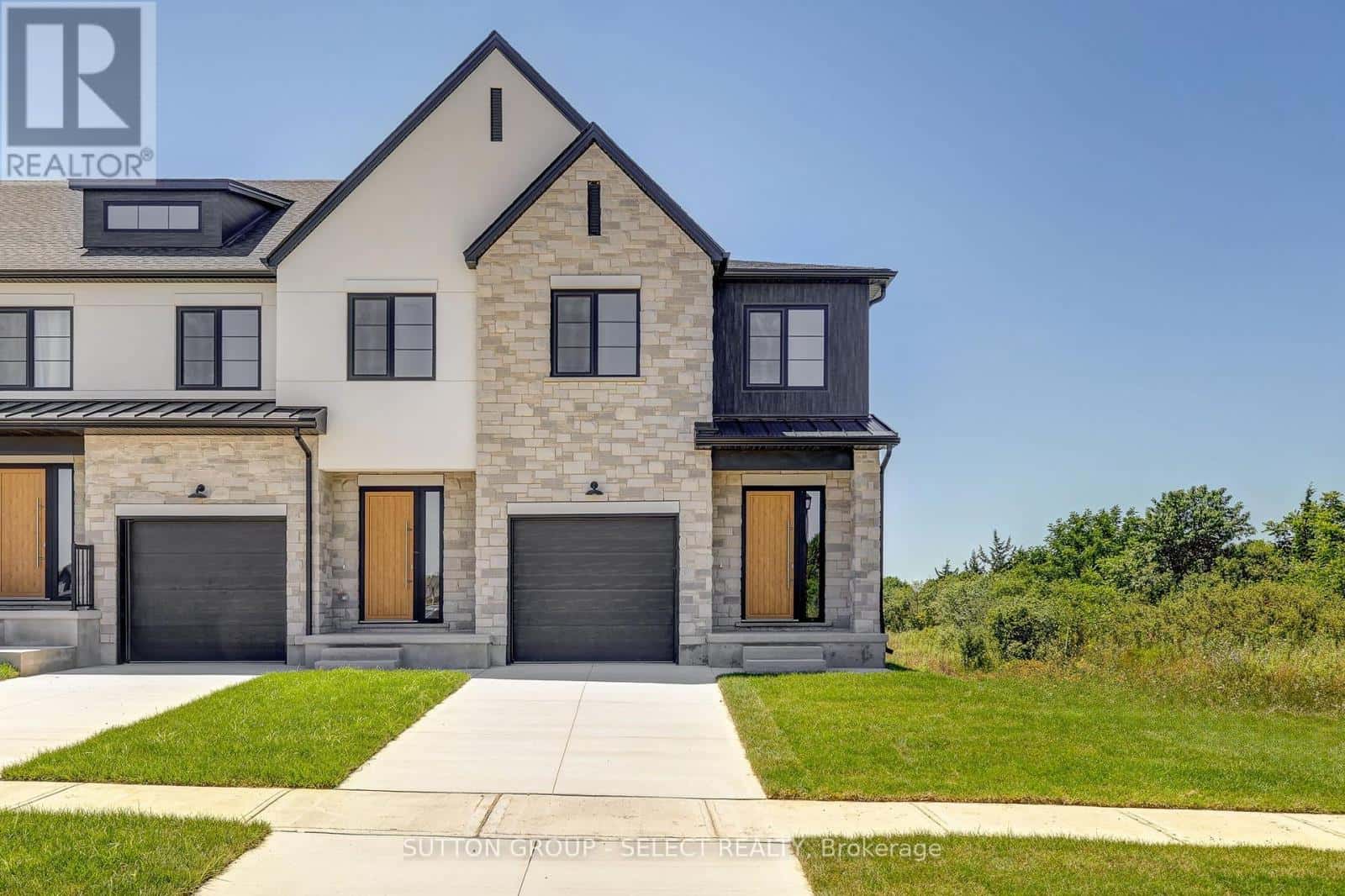 13 OPTIMIST DRIVE — Southwold, Ontario - Photo 2 of 33