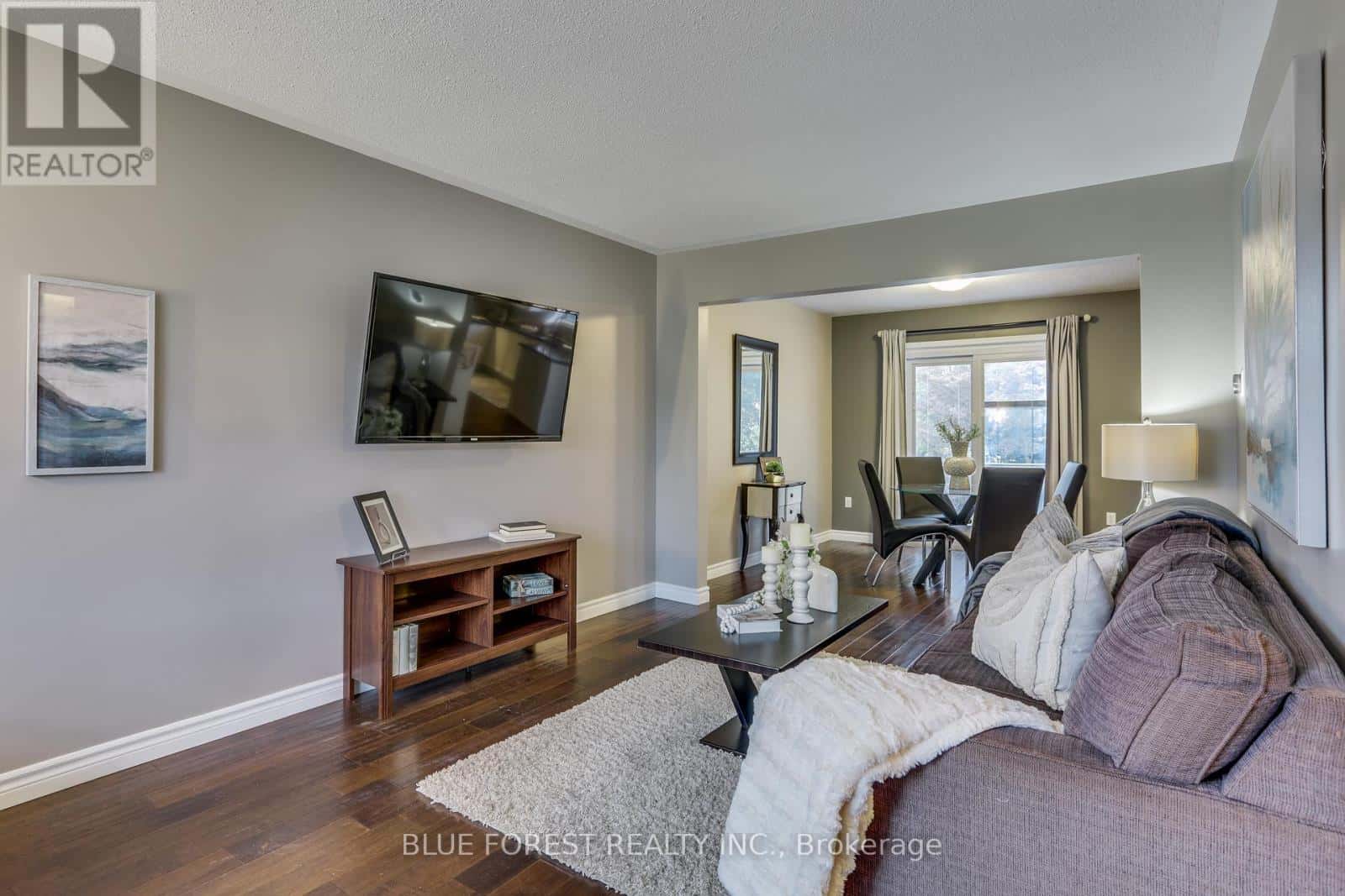 27 LOGGERS GROVE — London East (East P), Ontario - Photo 5 of 36