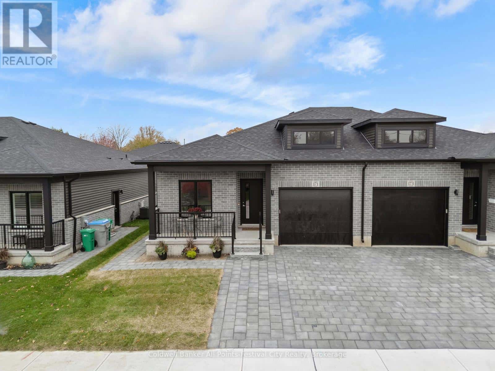 172 PARK STREET — Goderich (Goderich (Town)), Ontario - Photo 2 of 49