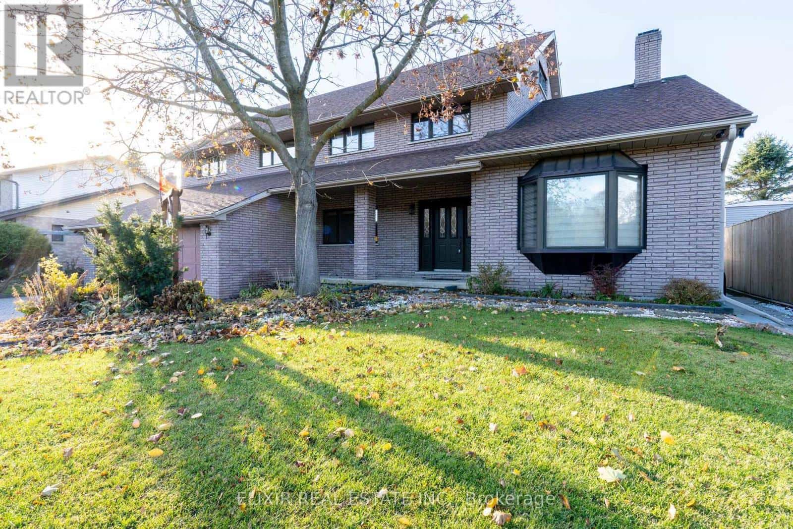 34 BRAWTON DRIVE — Caledon (Palgrave), Ontario - Photo 2 of 50