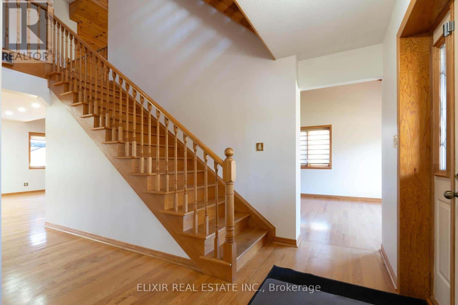 34 BRAWTON DRIVE — Caledon (Palgrave), Ontario - Photo 5 of 50