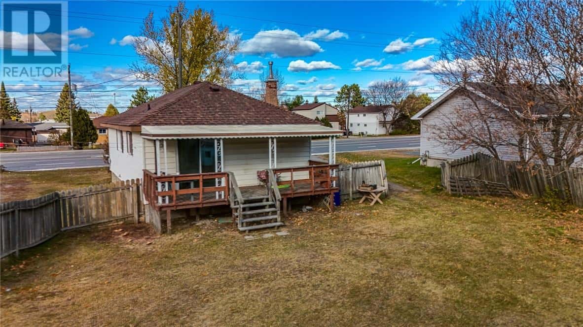 2674 Falconbridge Highway — Garson, Ontario - Photo 3 of 22