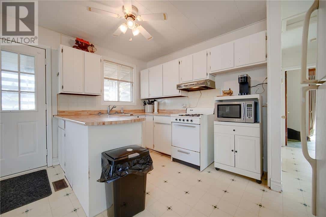 2674 Falconbridge Highway — Garson, Ontario - Photo 5 of 22