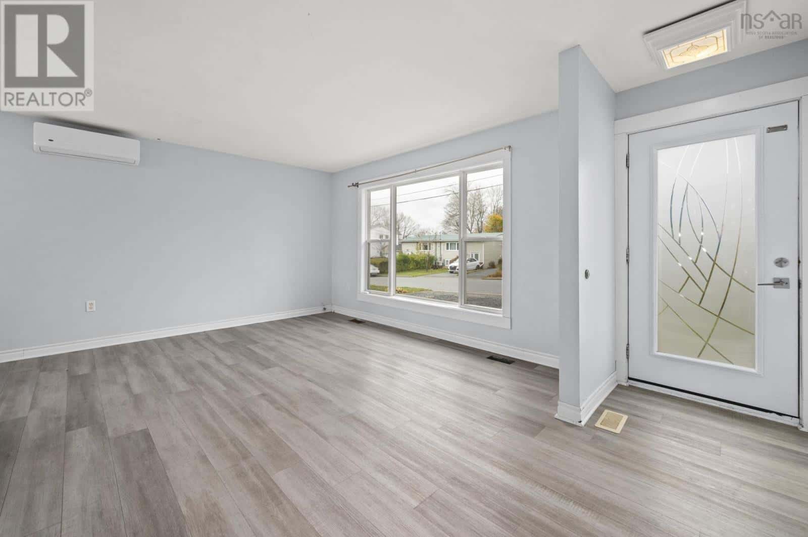 37 Kipling Drive — Lower Sackville, Nova Scotia - Photo 3 of 32