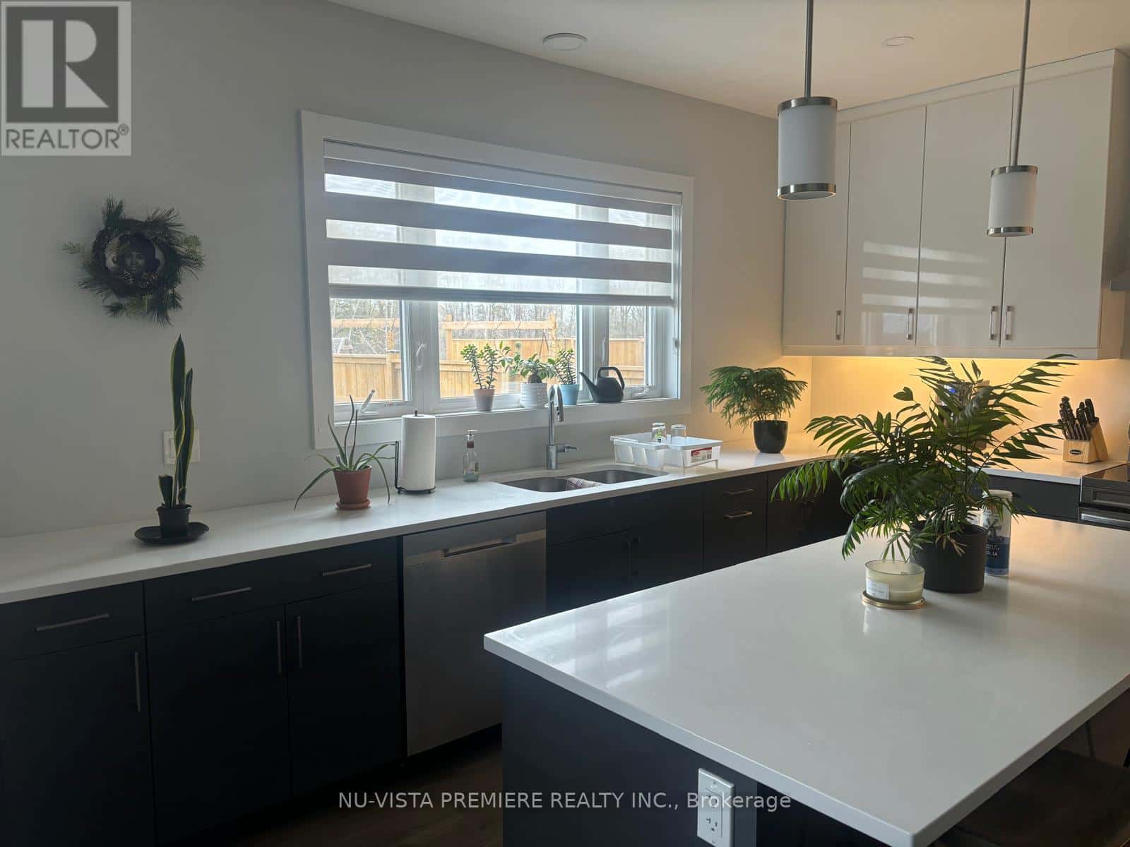 226 BOARDWALK WAY — Thames Centre, Ontario - Photo 2 of 10