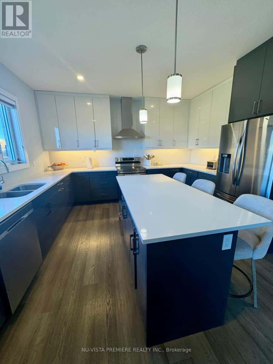 226 BOARDWALK WAY — Thames Centre, Ontario - Photo 3 of 10