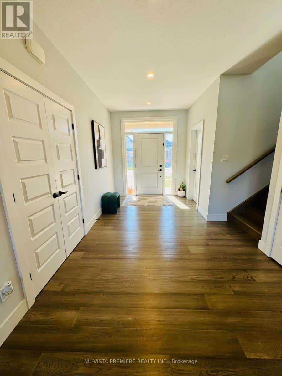 226 BOARDWALK WAY — Thames Centre, Ontario - Photo 4 of 10