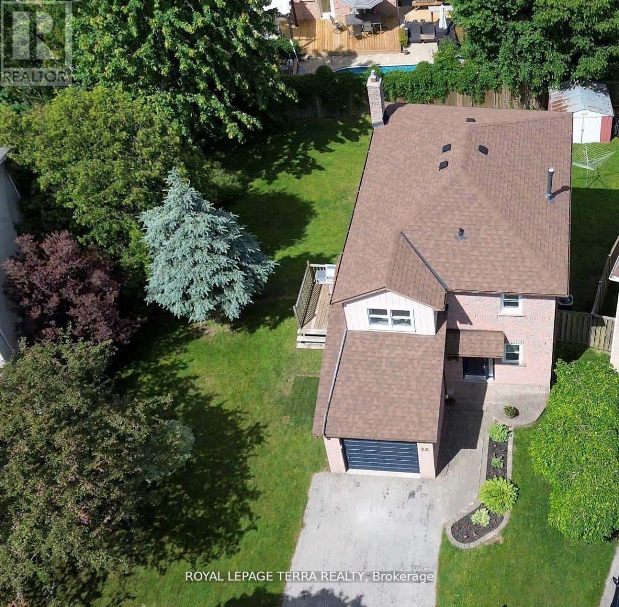 26 VANESSA PLACE — Whitby (Blue Grass Meadows), Ontario - Photo 3 of 26