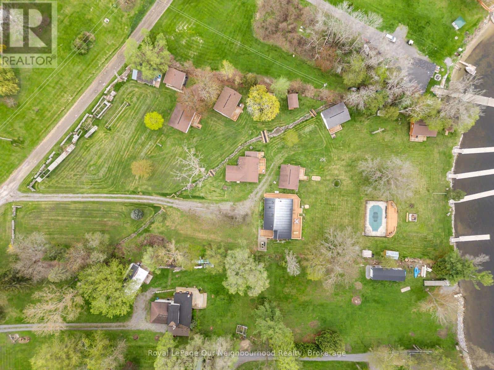 10 RICHARDSON ROAD — Prince Edward County (Picton), Ontario - Photo 2 of 40