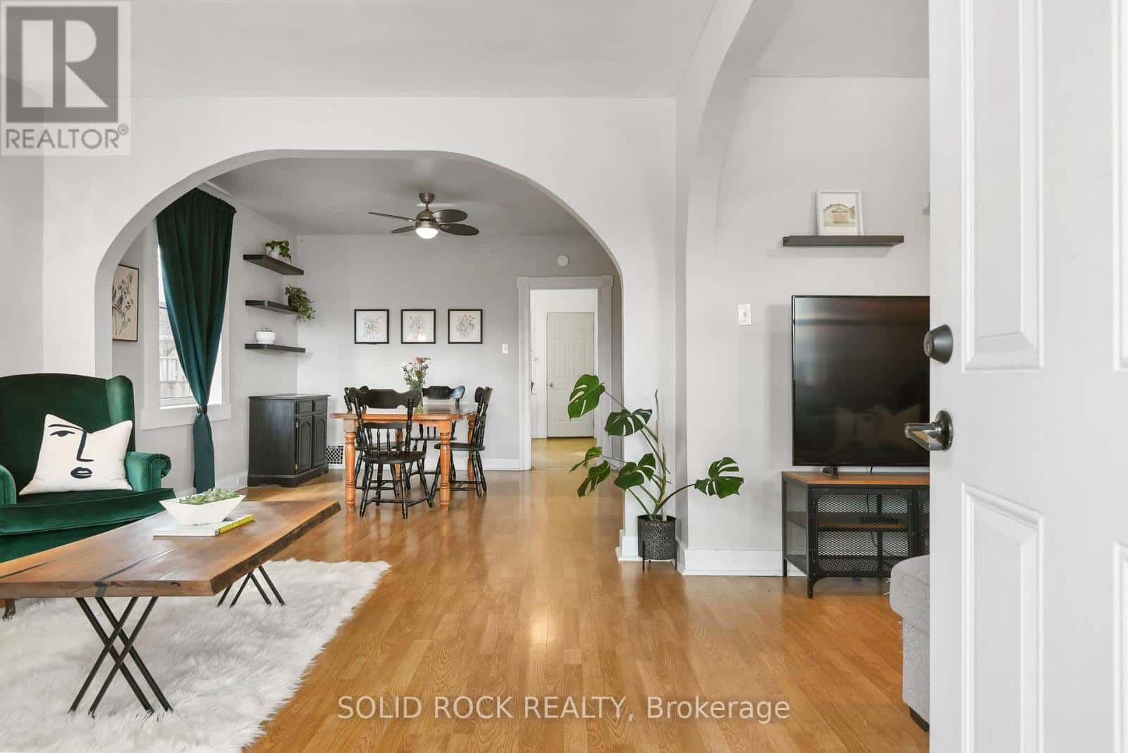 190 CARSWELL STREET — Renfrew, Ontario - Photo 5 of 45