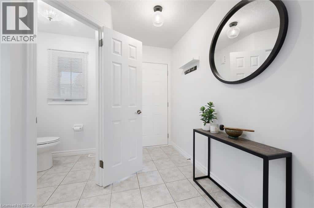 59 PATRICK Boulevard — Elora, Ontario - Photo 4 of 44