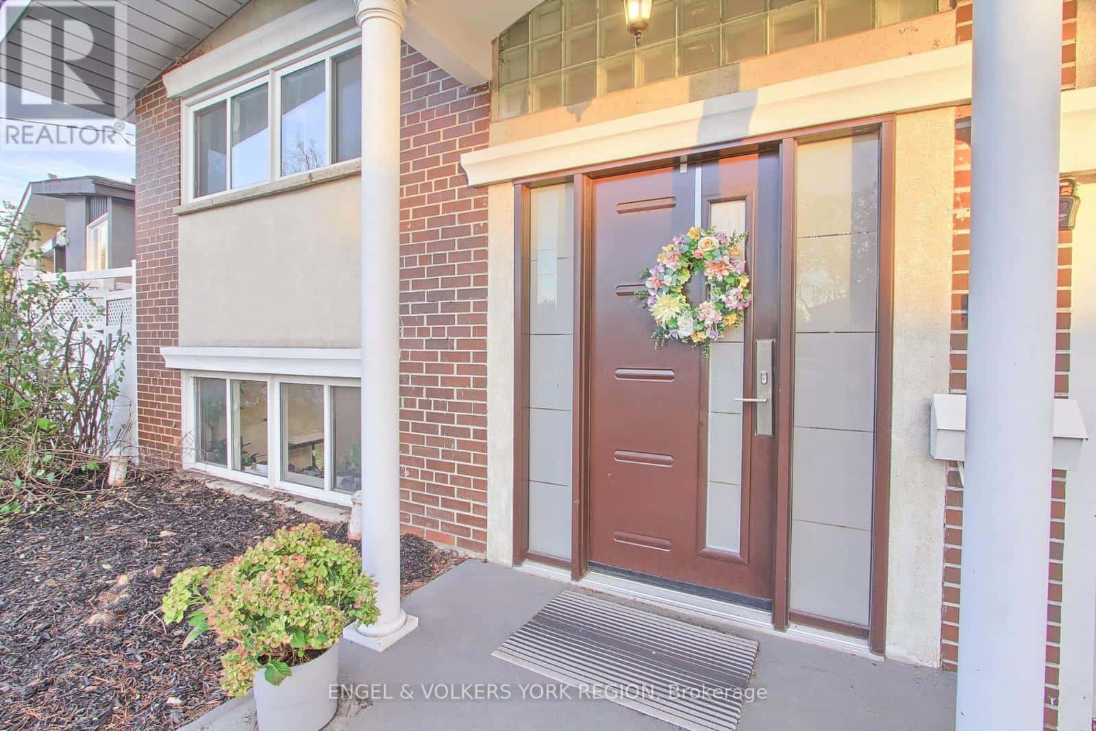 109 VEROBEACH BOULEVARD — Toronto (Humbermede), Ontario - Photo 5 of 48