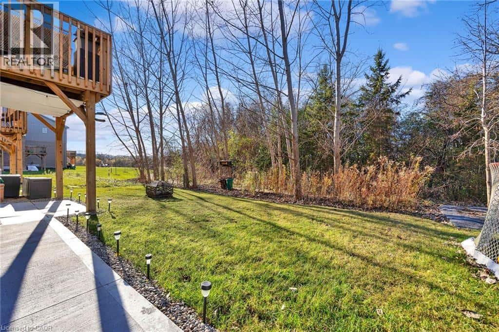 210 DOLMAN Street — Breslau, Ontario - Photo 2 of 35