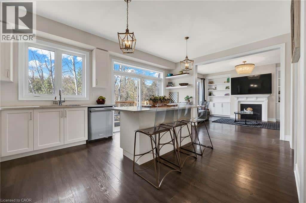 210 DOLMAN Street — Breslau, Ontario - Photo 4 of 35