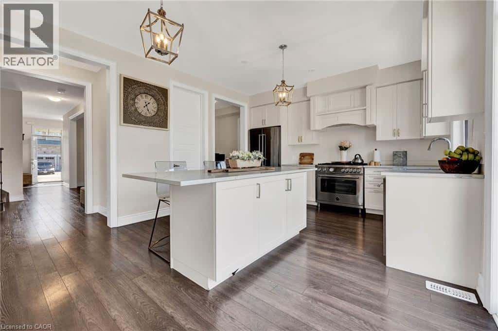 210 DOLMAN Street — Breslau, Ontario - Photo 5 of 35