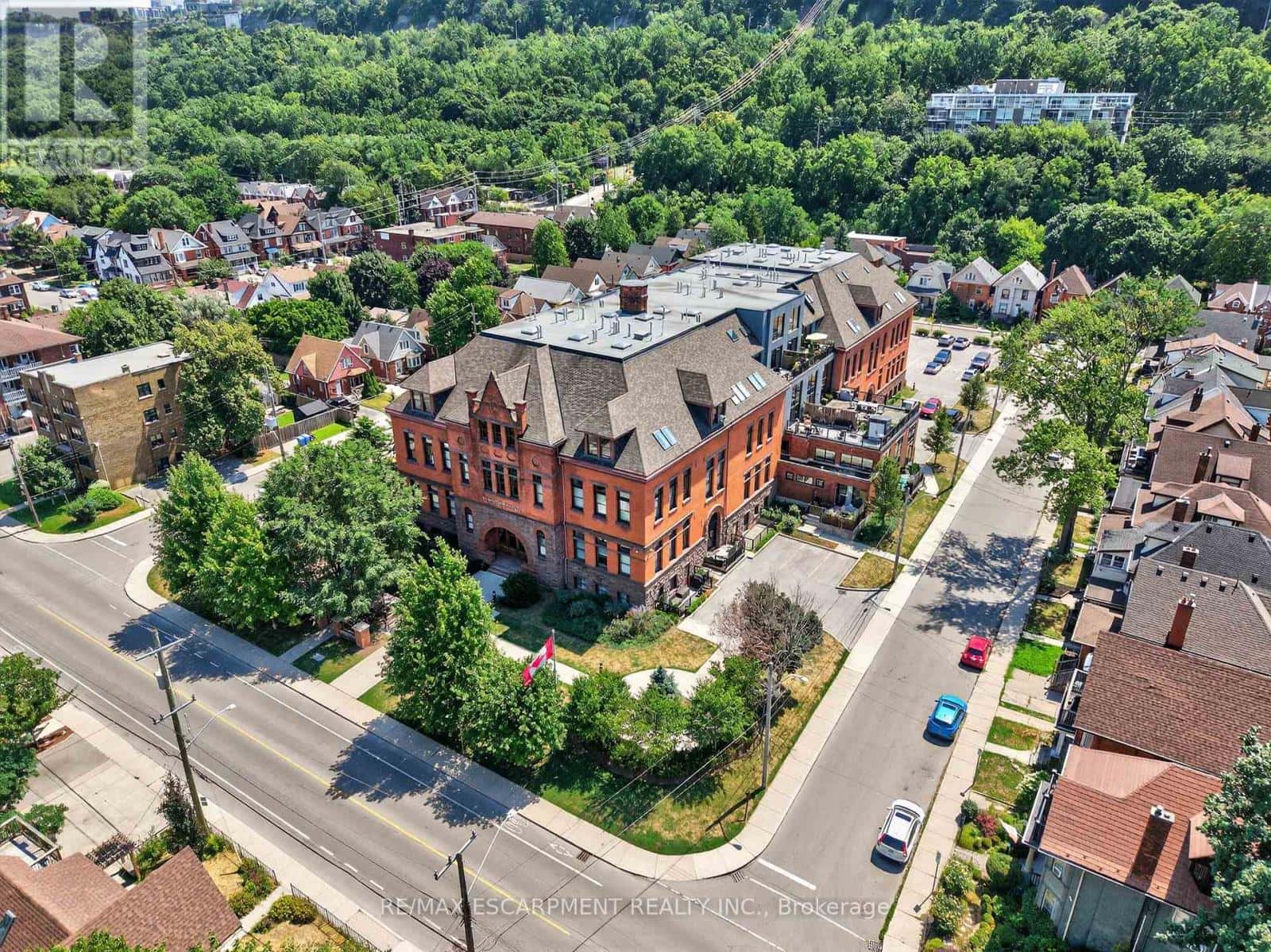 PH8 - 200 STINSON STREET — Hamilton (Stinson), Ontario - Photo 2 of 45