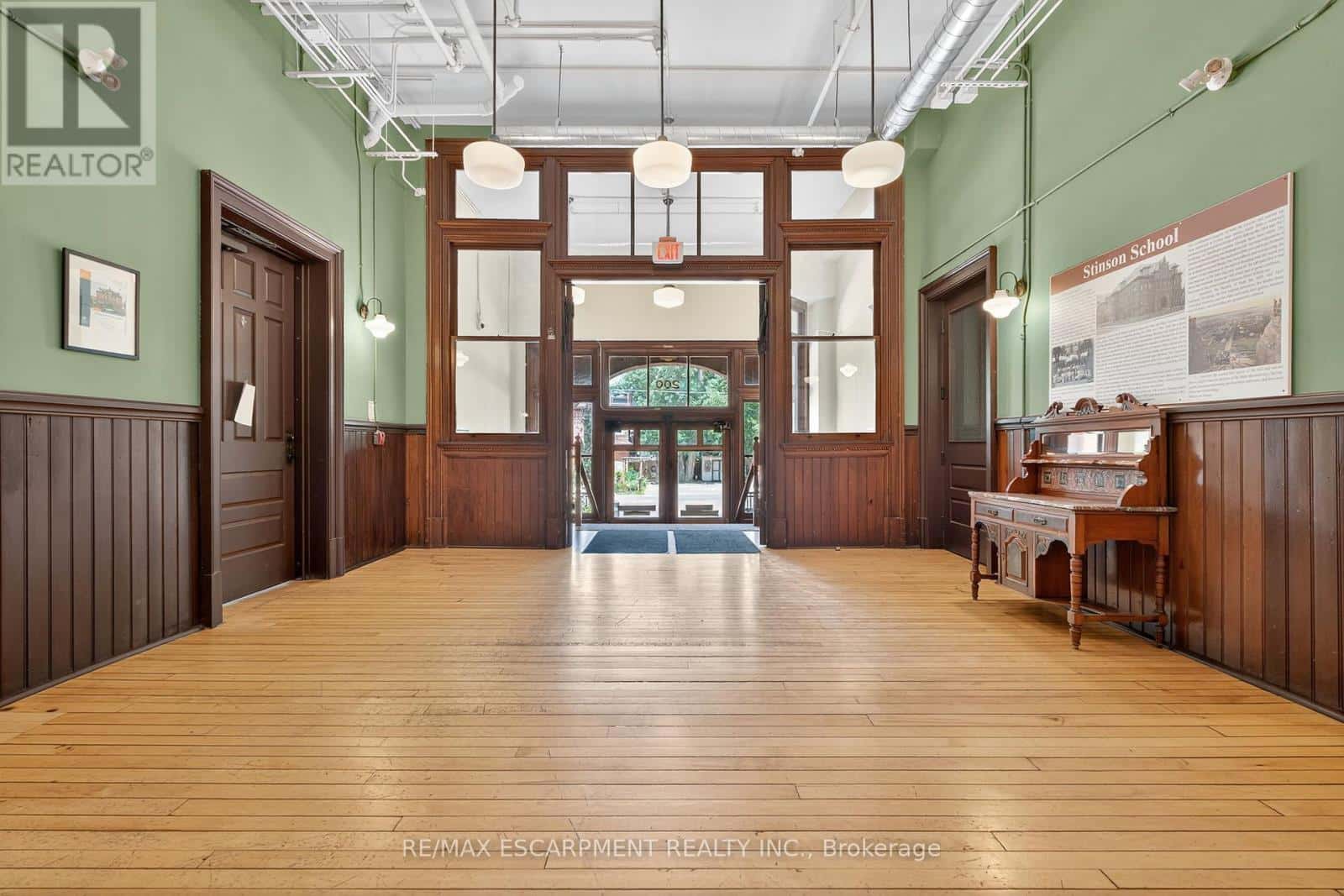 PH8 - 200 STINSON STREET — Hamilton (Stinson), Ontario - Photo 4 of 45