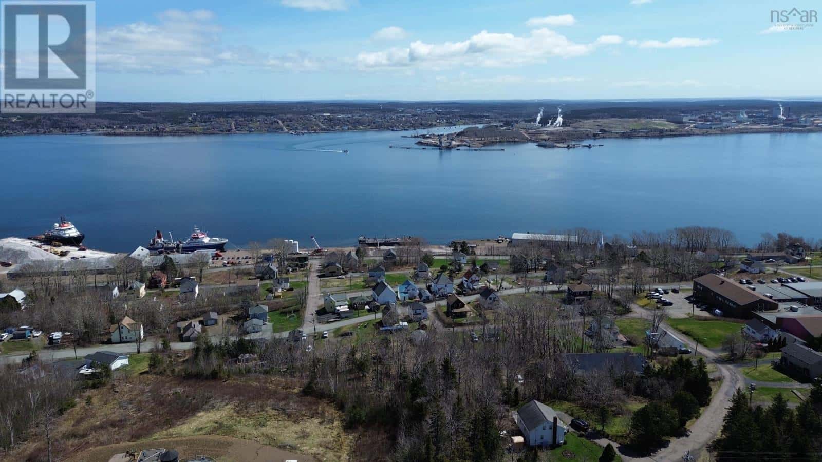 4 Tower Road — Mulgrave, Nova Scotia - Photo 2 of 16