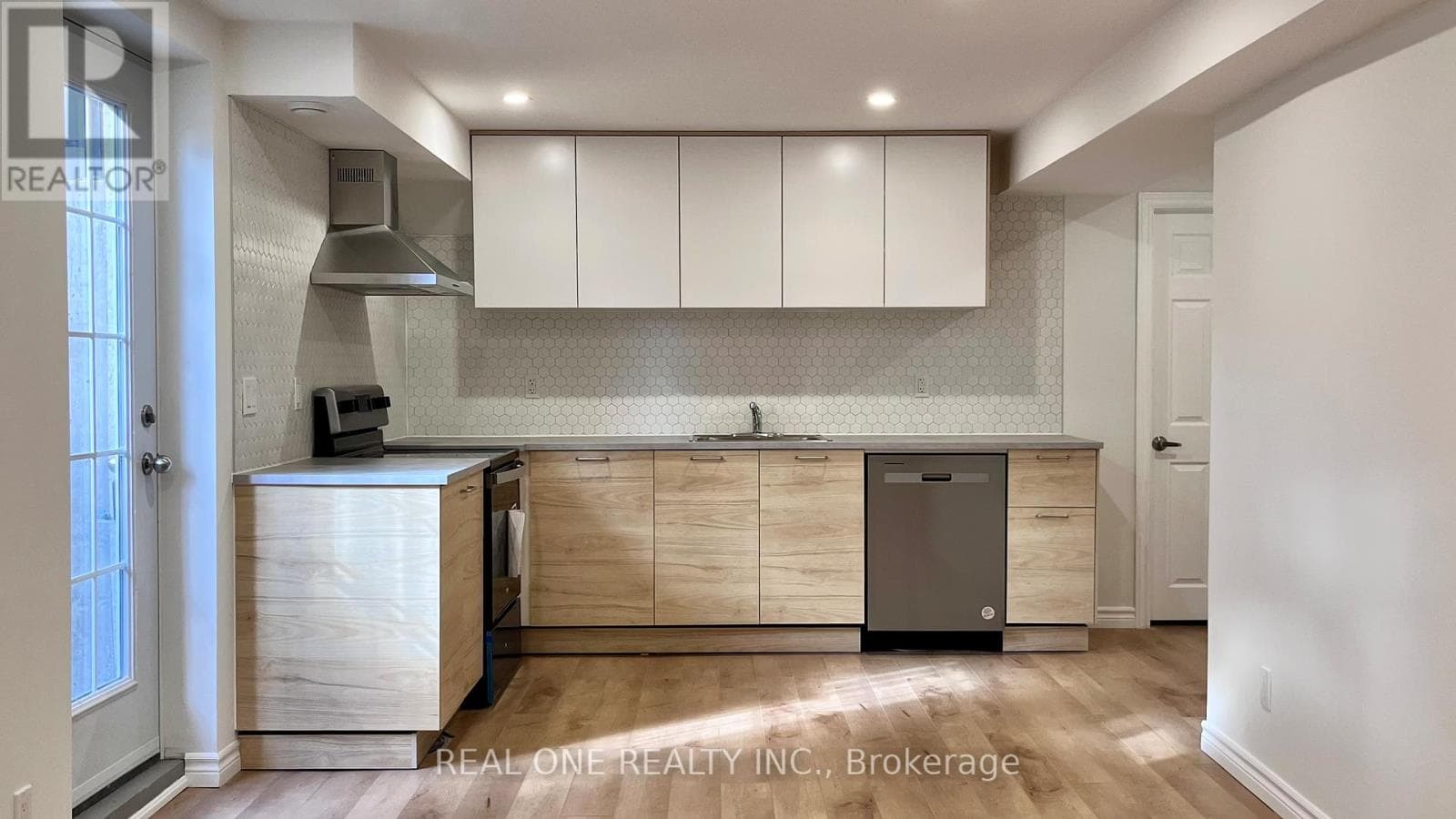 LOWER - 1200 GREENWOOD CRESCENT — Oakville (CV Clearview), Ontario - Main photo