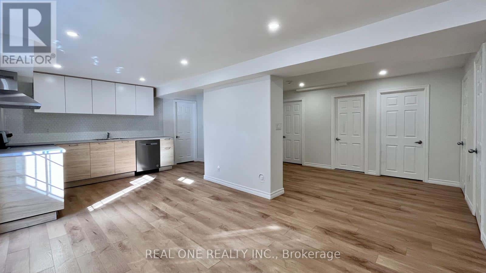 LOWER - 1200 GREENWOOD CRESCENT — Oakville (CV Clearview), Ontario - Photo 3 of 12