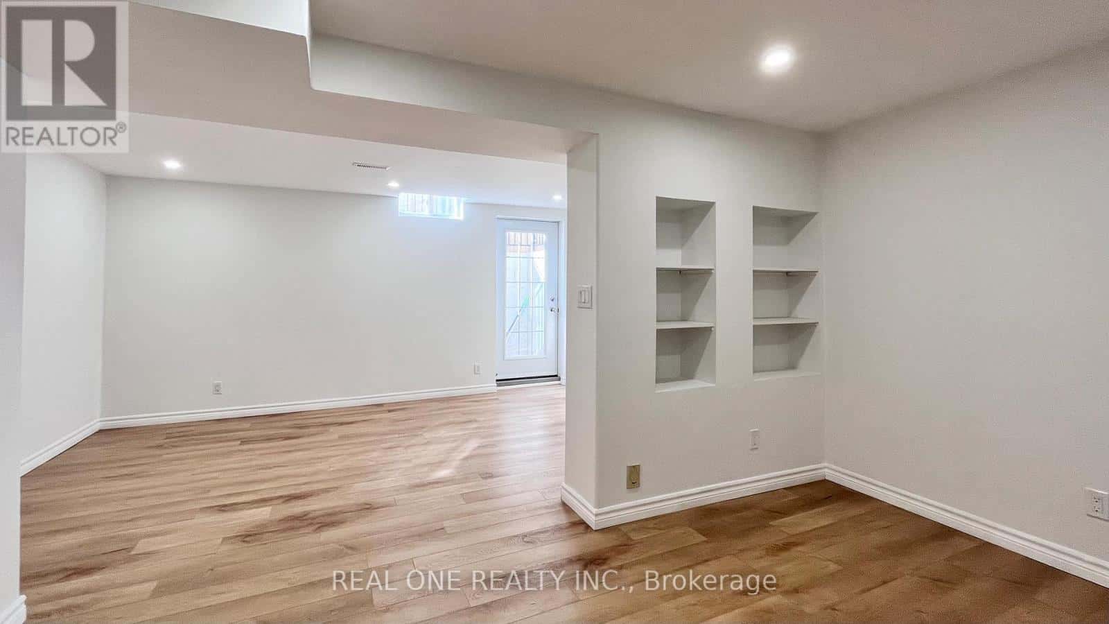 LOWER - 1200 GREENWOOD CRESCENT — Oakville (CV Clearview), Ontario - Photo 5 of 12