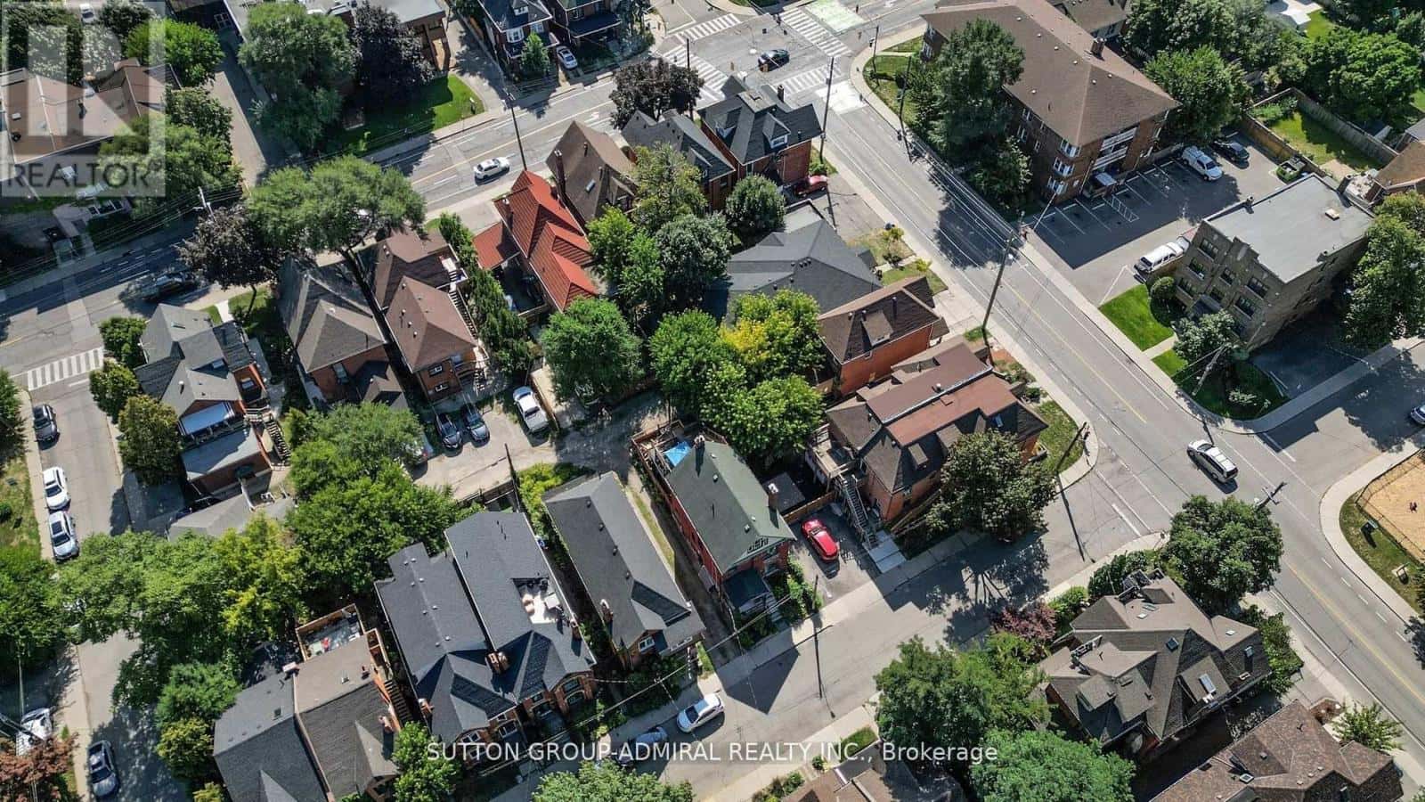 164 WENTWORTH STREET S — Hamilton (Stinson), Ontario - Photo 2 of 50