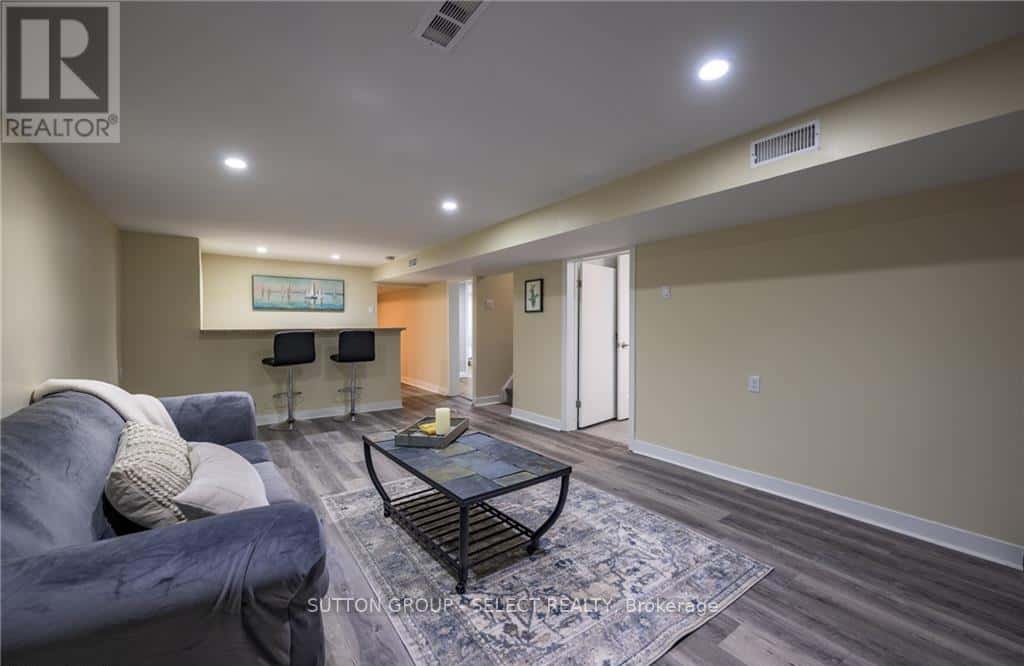 LOWER - 6 KIRKTON COURT — London North (North H), Ontario - Photo 4 of 12