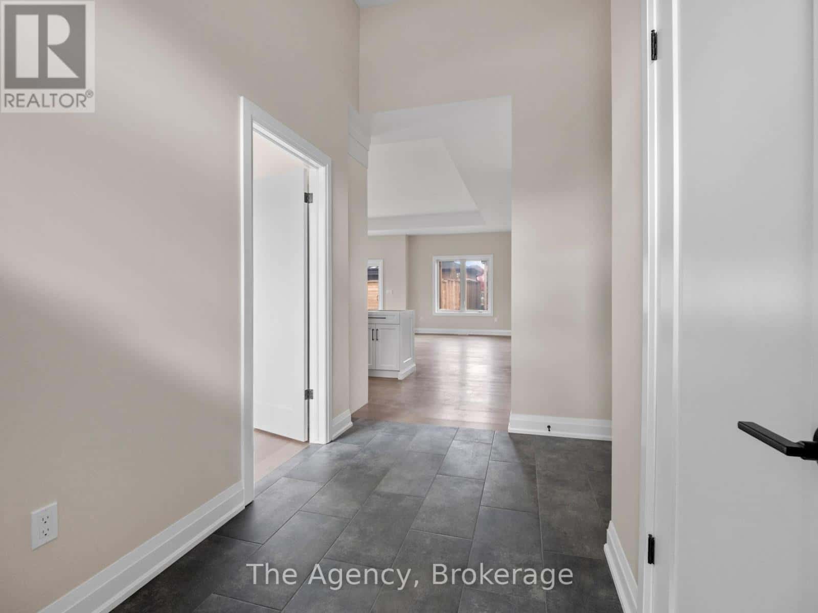 118 WILLOWBROOK DRIVE — Welland (West Welland), Ontario - Photo 5 of 31