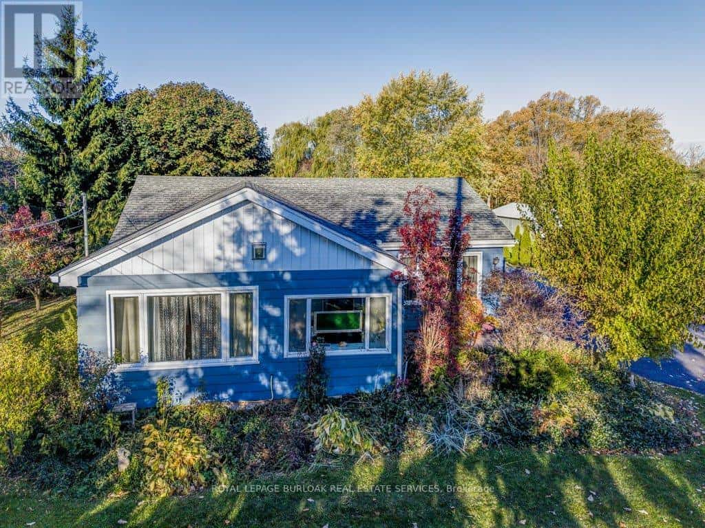 120 WOOLVERTON ROAD — Grimsby (Grimsby Escarpment), Ontario - Photo 2 of 41