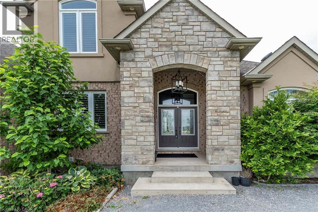 270 FARR Street — Pelham, Ontario - Photo 3 of 50