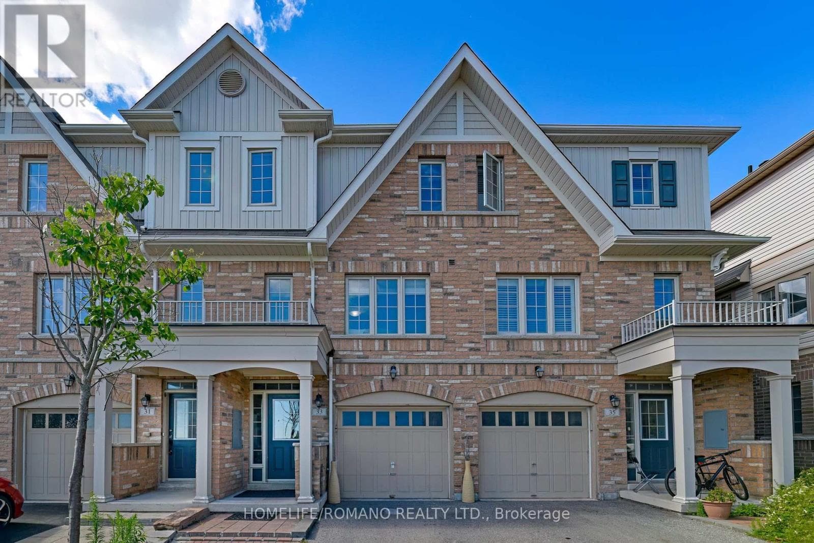 33 COMFORT WAY — Whitby (Blue Grass Meadows), Ontario - Main photo