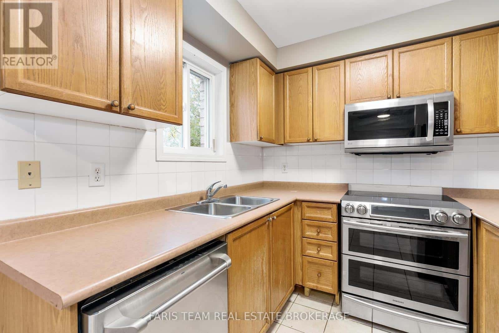 69 PRINGLE DRIVE — Barrie (Edgehill Drive), Ontario - Photo 4 of 26