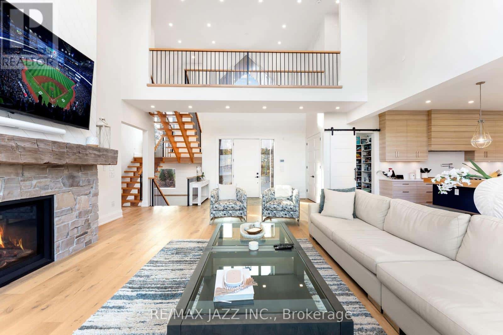 147 ELYSIAN FIELDS ROAD — Kawartha Lakes (Fenelon), Ontario - Photo 4 of 46