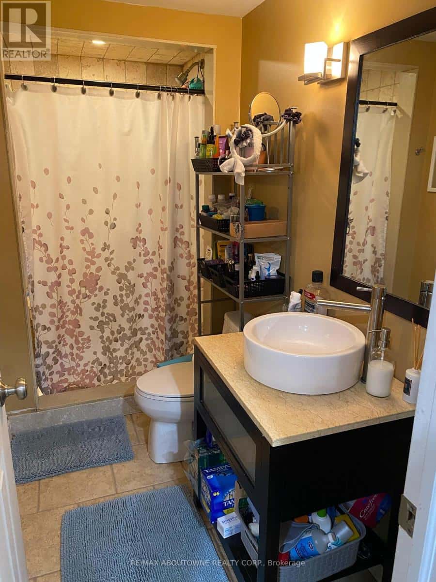 53 BOULDER CRESCENT — Guelph (Clairfields/Hanlon Business Park), Ontario - Photo 4 of 7