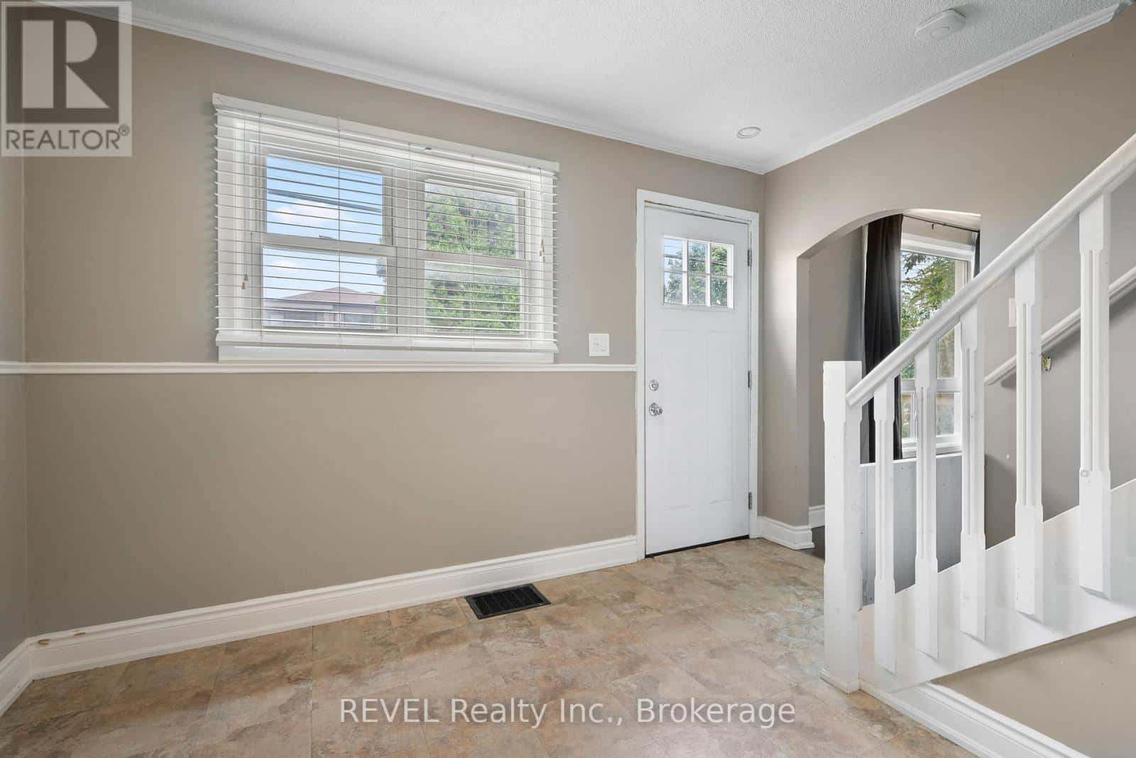 229 MORTON STREET — Thorold (Allanburg/Thorold South), Ontario - Photo 5 of 43