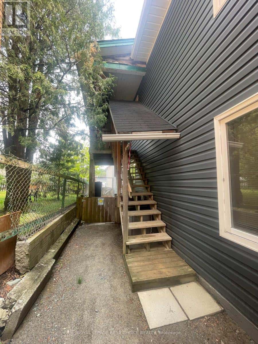 8 DIXON AVENUE — Kirkland Lake (KL & Area), Ontario - Photo 5 of 26