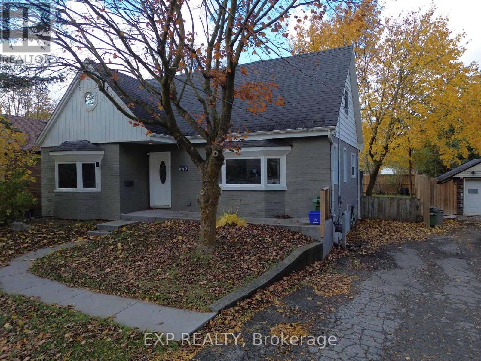 642 BASE LINE ROAD E — London South (South G), Ontario - Photo 3 of 24