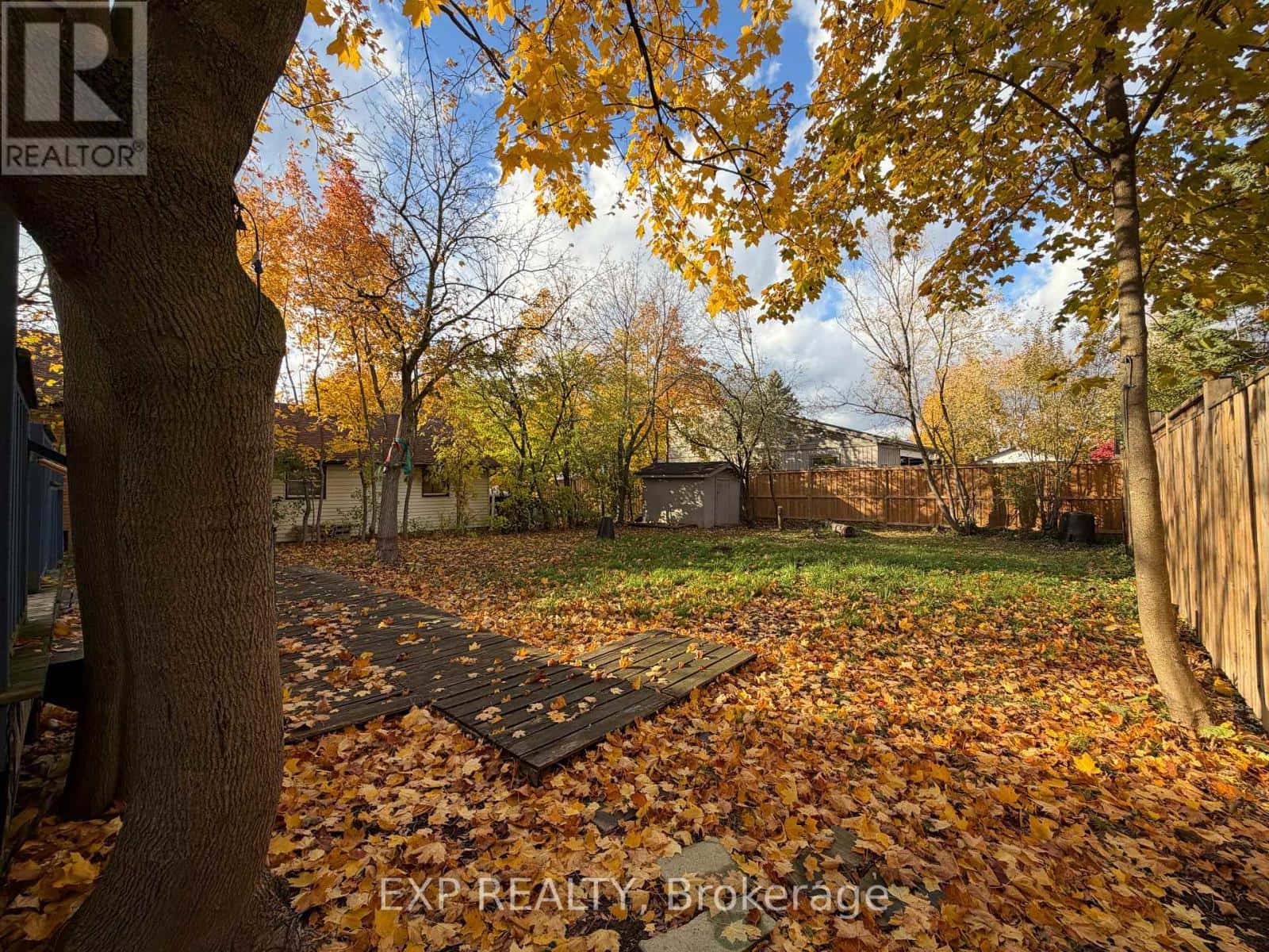 642 BASE LINE ROAD E — London South (South G), Ontario - Photo 4 of 24