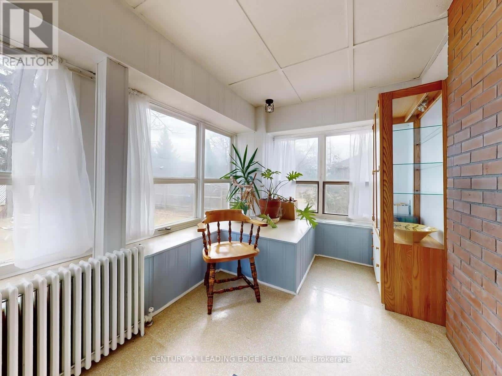 261 MAIN STREET N — Markham (Old Markham Village), Ontario - Photo 3 of 28