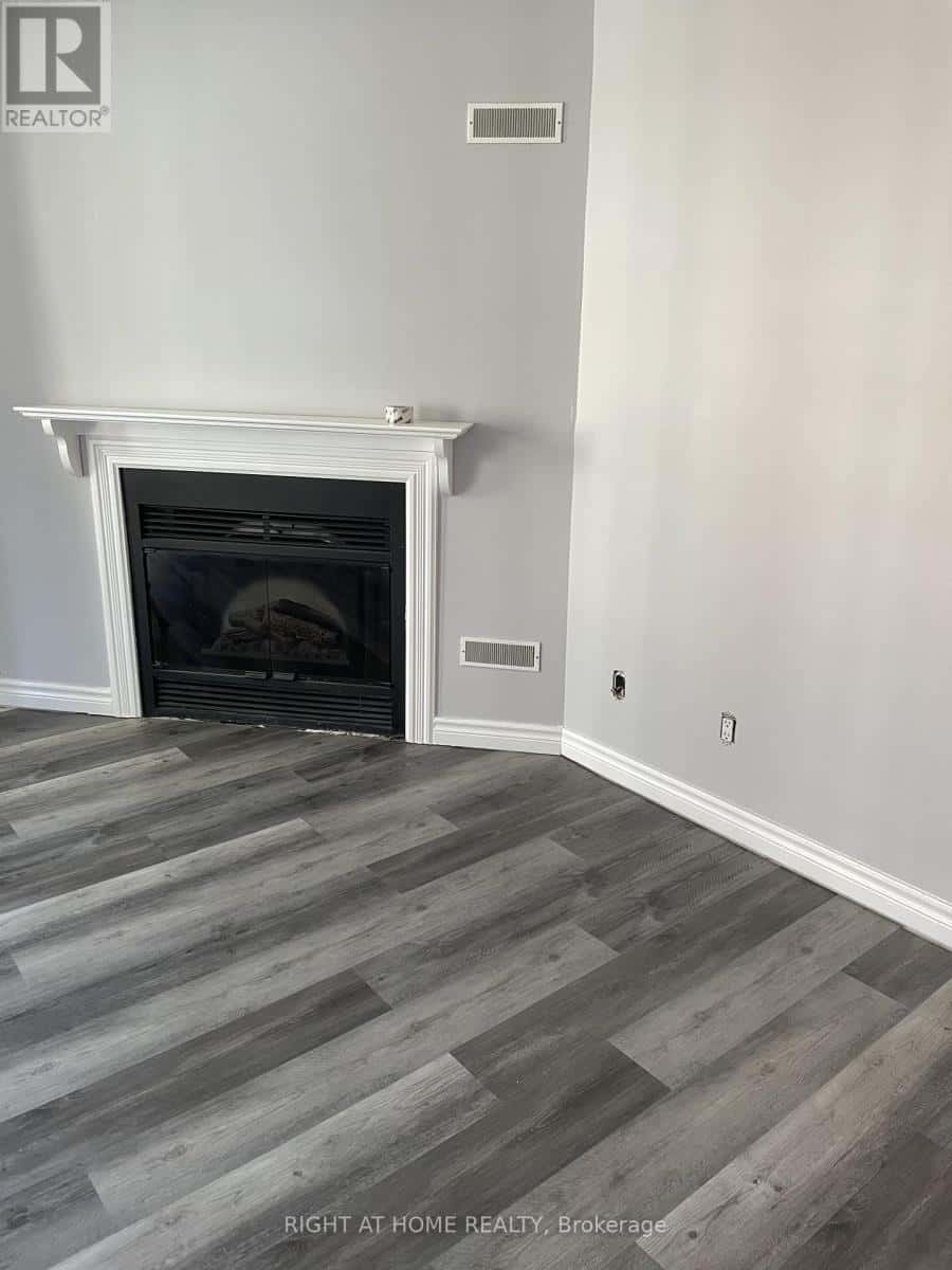 307 - 193 LAKE DRIVEWAY W — Ajax (South West), Ontario - Photo 5 of 11