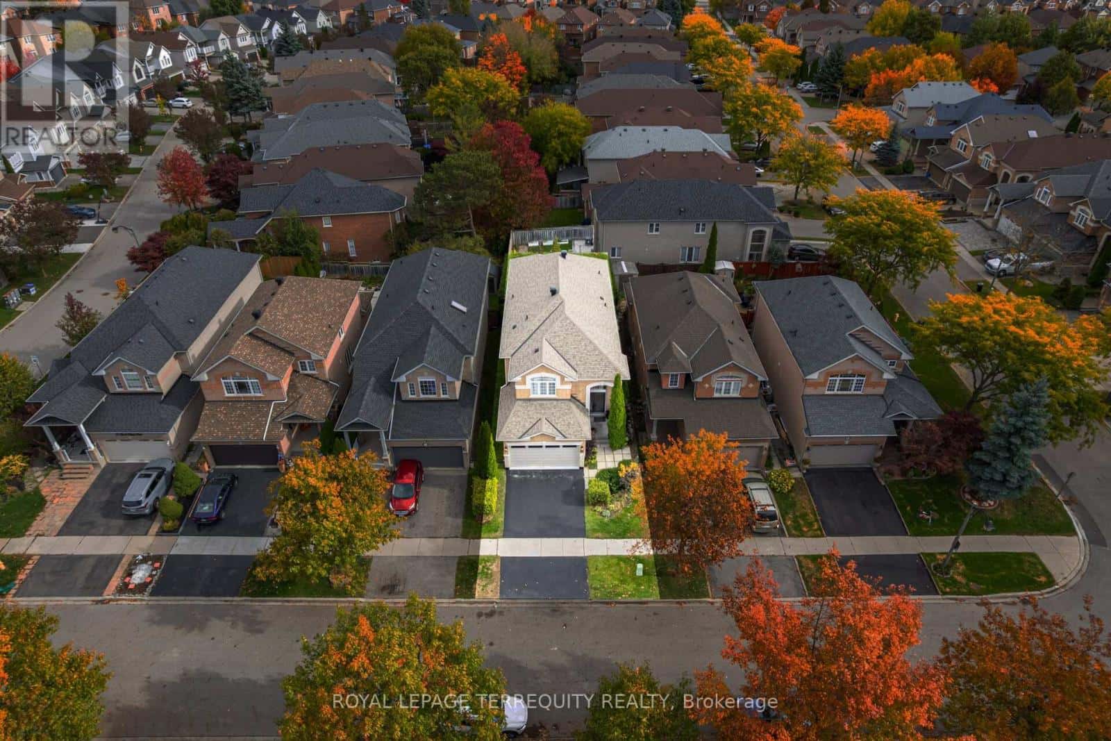 43 BLACK WALNUT DRIVE — Markham (Legacy), Ontario - Photo 2 of 40