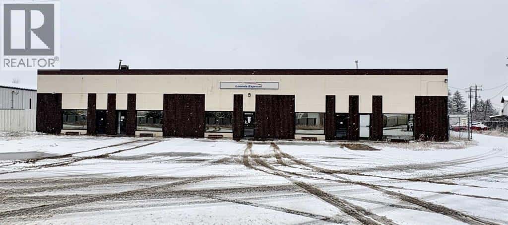 4853 40 Street — Vermilion, Alberta - Photo 2 of 16