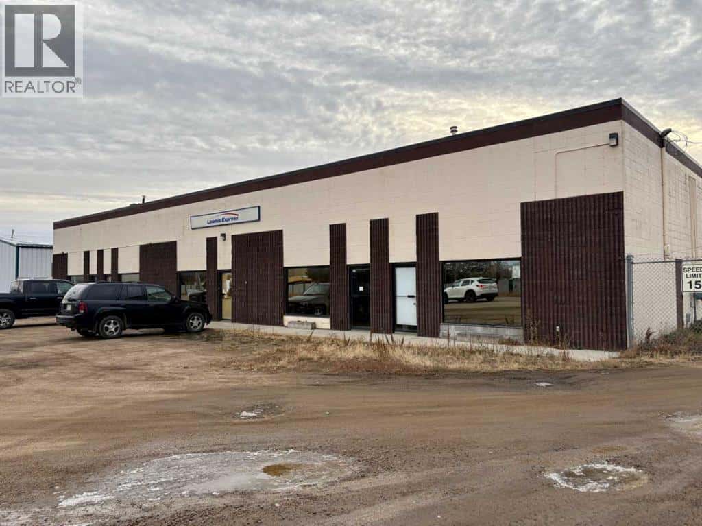 4853 40 Street — Vermilion, Alberta - Photo 3 of 16