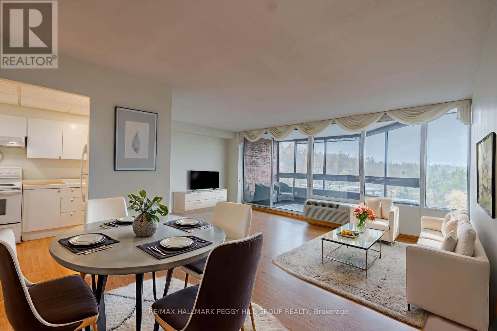 803 - 181 COLLIER STREET — Barrie (North Shore), Ontario - Photo 3 of 28