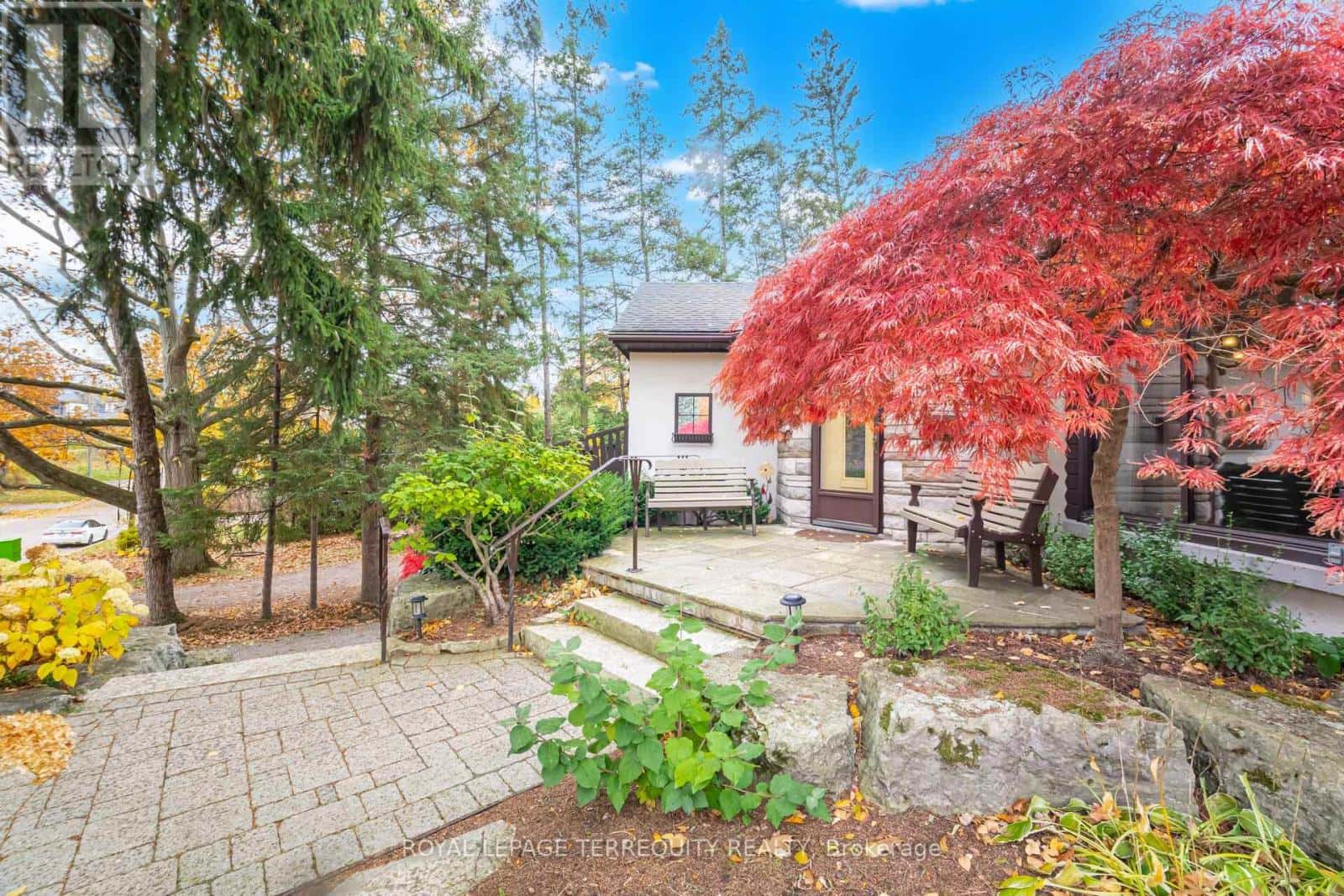 14 AVON DRIVE — Hamilton (Dundas), Ontario - Photo 3 of 50