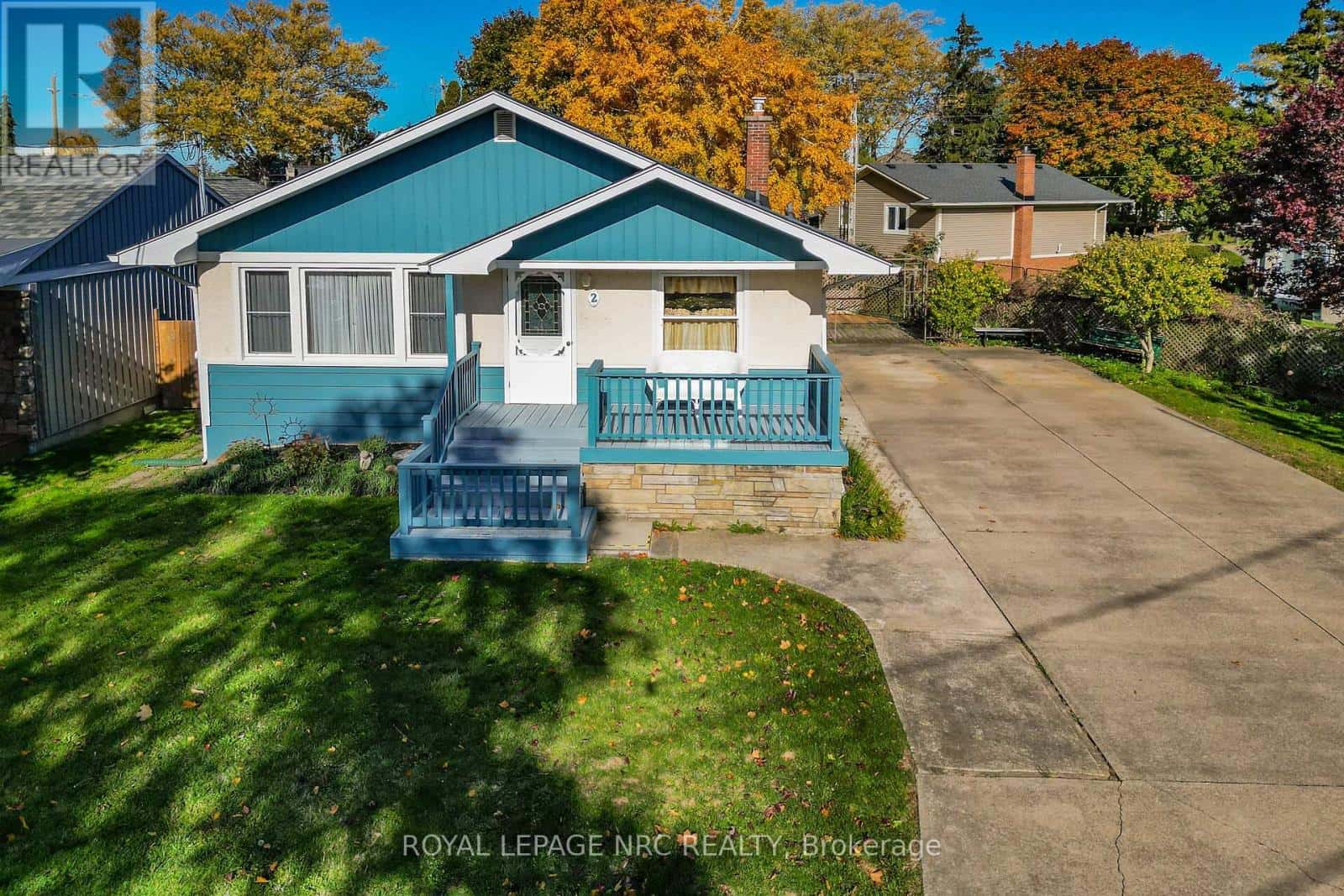 2 MARY STREET — St. Catharines (Port Dalhousie), Ontario - Photo 2 of 46