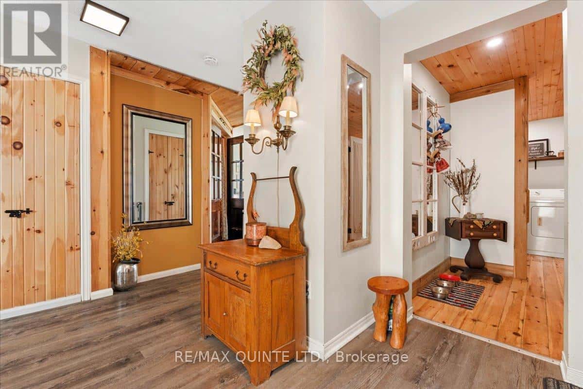 15775 LOYALIST PARKWAY — Prince Edward County (Hallowell Ward), Ontario - Photo 5 of 47