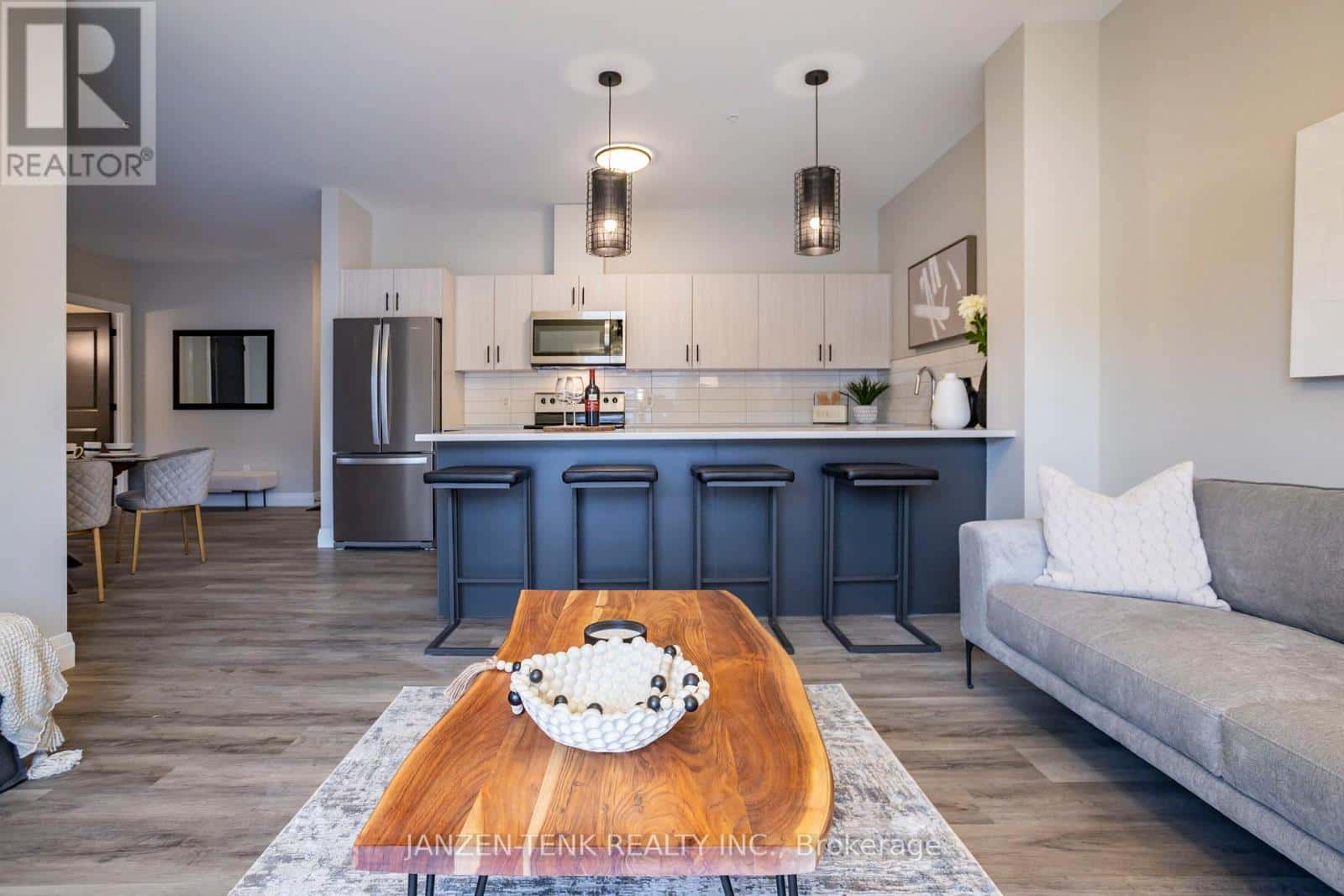 208 - 555 TEEPLE TERRACE — London South (South N), Ontario - Photo 4 of 13